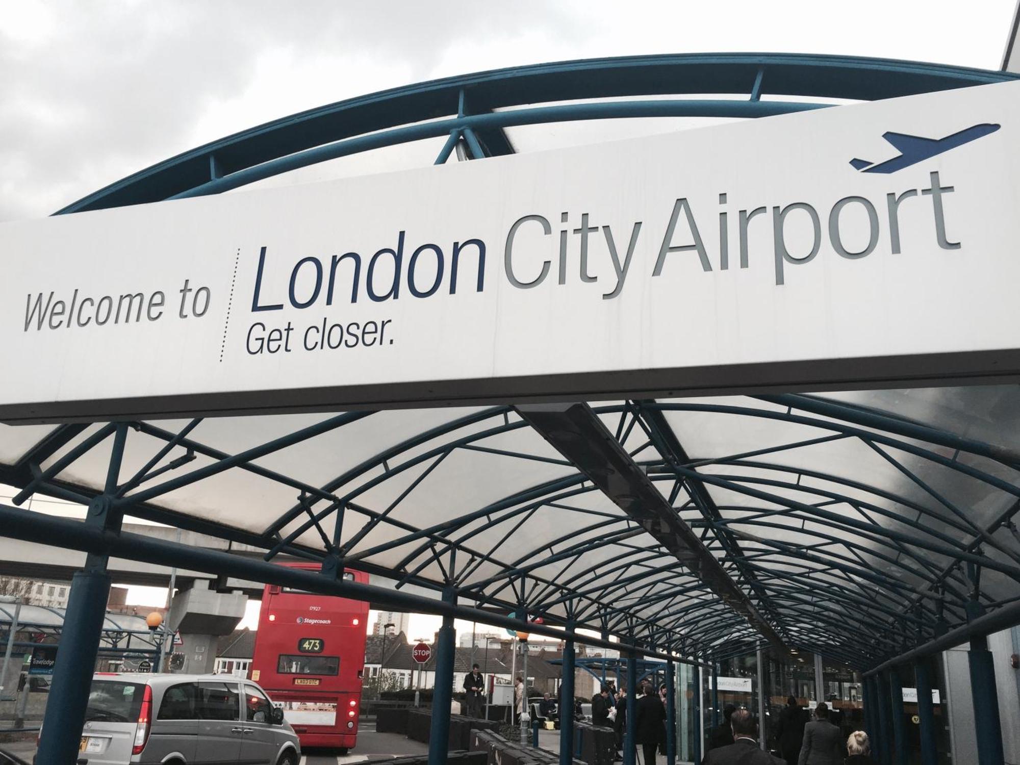 Canning Town 2 Bed Apartment 런던 외부 사진